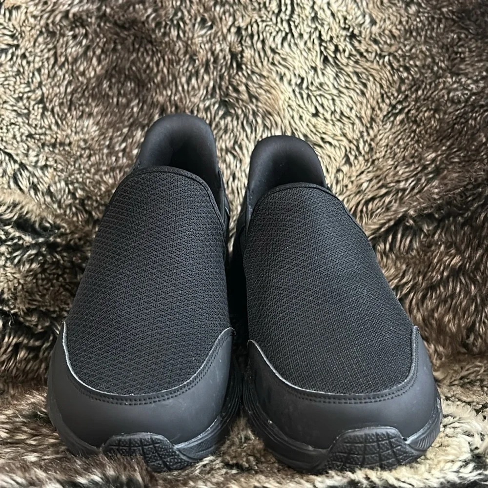 Men’s Skechers Hands Free Swift Fit Shoes - Picture 8 of 14